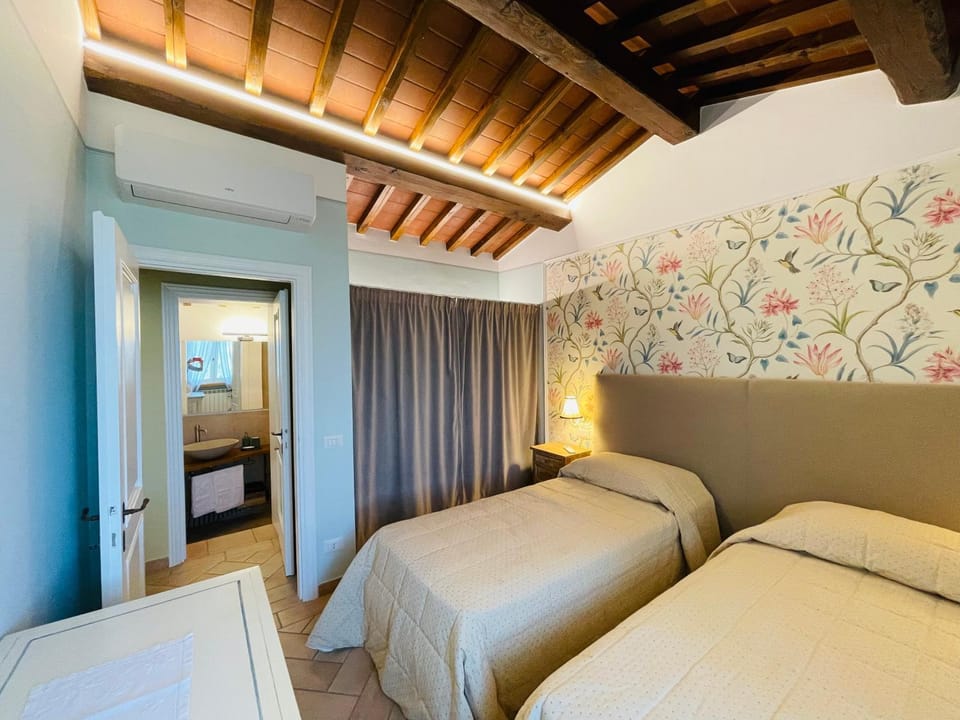 Bathroom, Photo of the whole room, Bedroom