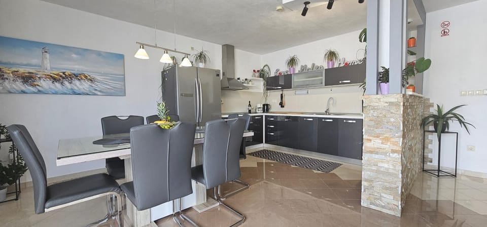 Luxury apartment MaLea with jacuzzi and sauna, by the sea Apartment in Šibenik-Knin County, Croatia