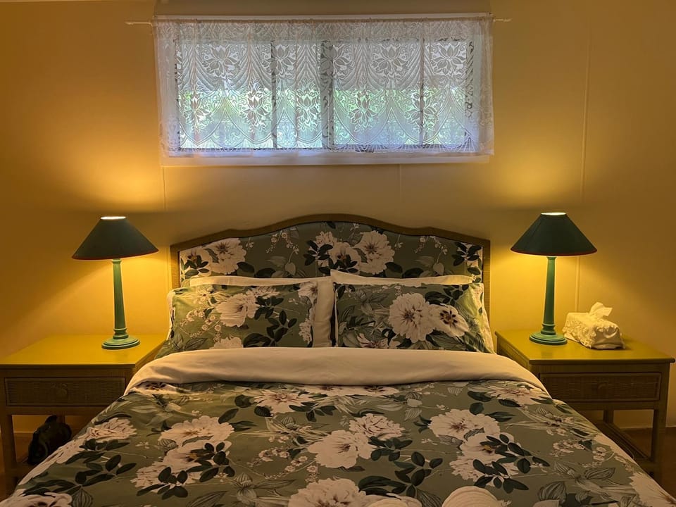 English Gardens - Forest Spa Suite Apartment in Springbrook