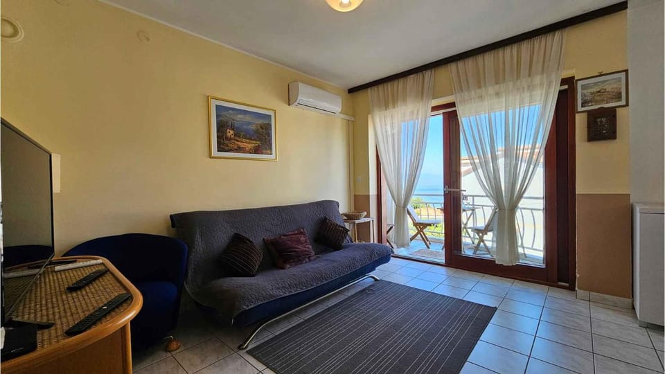 Apartment in Njivice - Insel Krk 13239 Apartment in Primorje-Gorski Kotar County