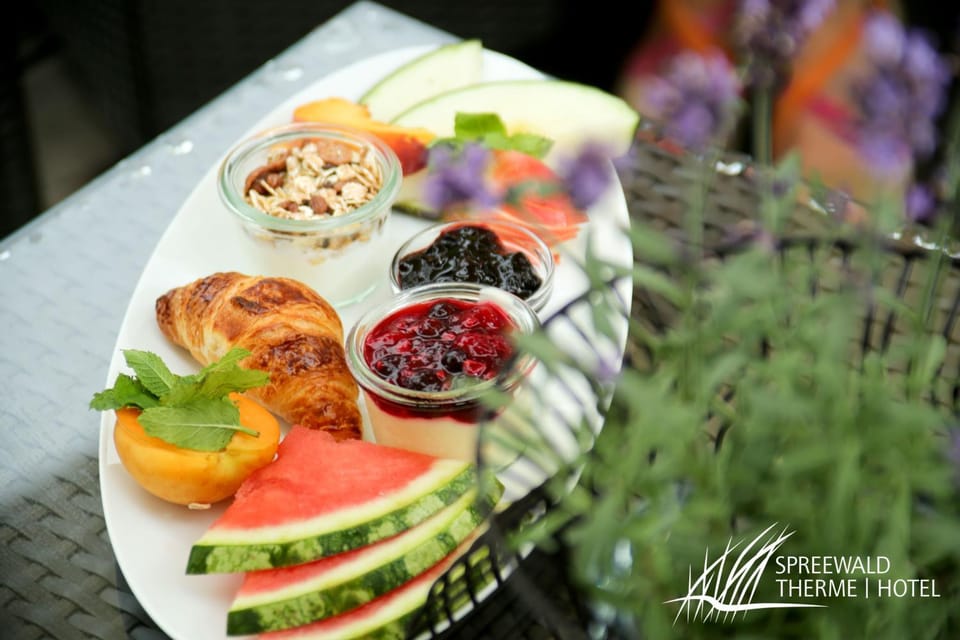 Restaurant/places to eat, Buffet breakfast
