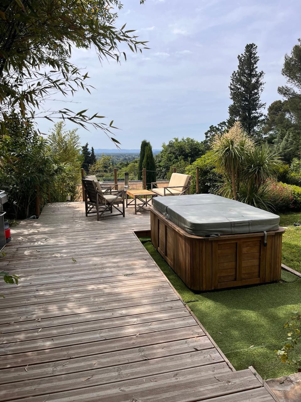 Maison d'architecte avec vue sur les Alpilles Villa in Villeneuve-lès-Avignon