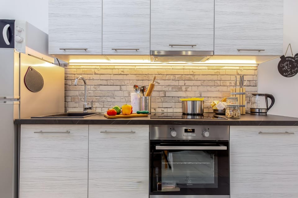 Kitchen or kitchenette, kitchen