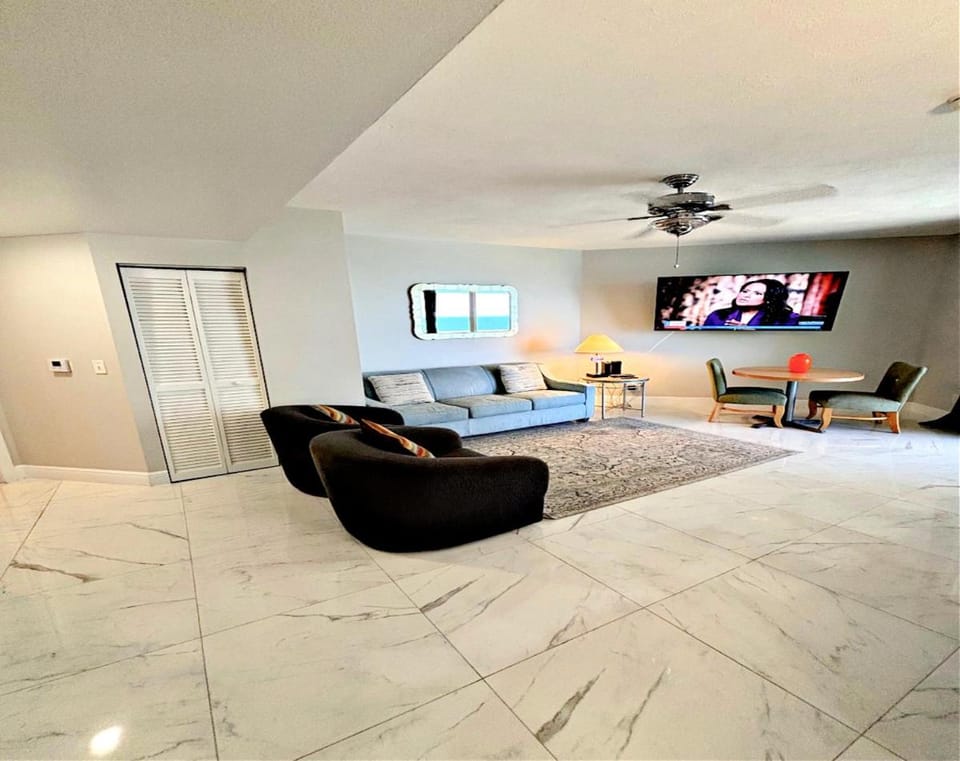 14th Floor 2 BR Resort Condo Direct Oceanfront Wyndham Ocean Walk Resort Daytona Beach 1401 Apartment in Florida