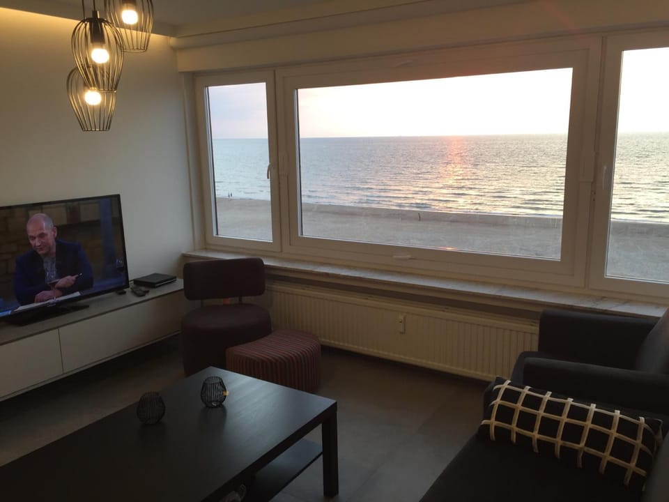 POIRE ET TABLE OOSTENDE 1 Apartment in Ostend