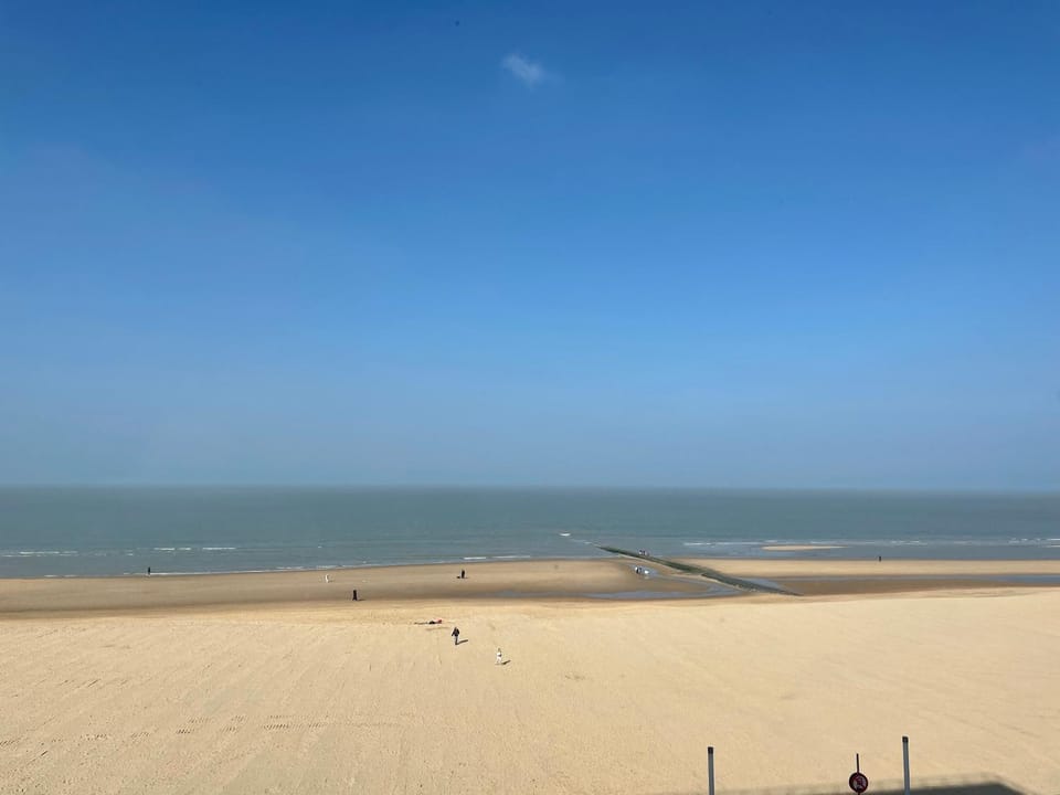 POIRE ET TABLE OOSTENDE 1 Apartment in Ostend