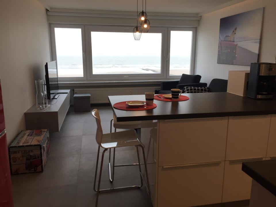 POIRE ET TABLE OOSTENDE 1 Apartment in Ostend