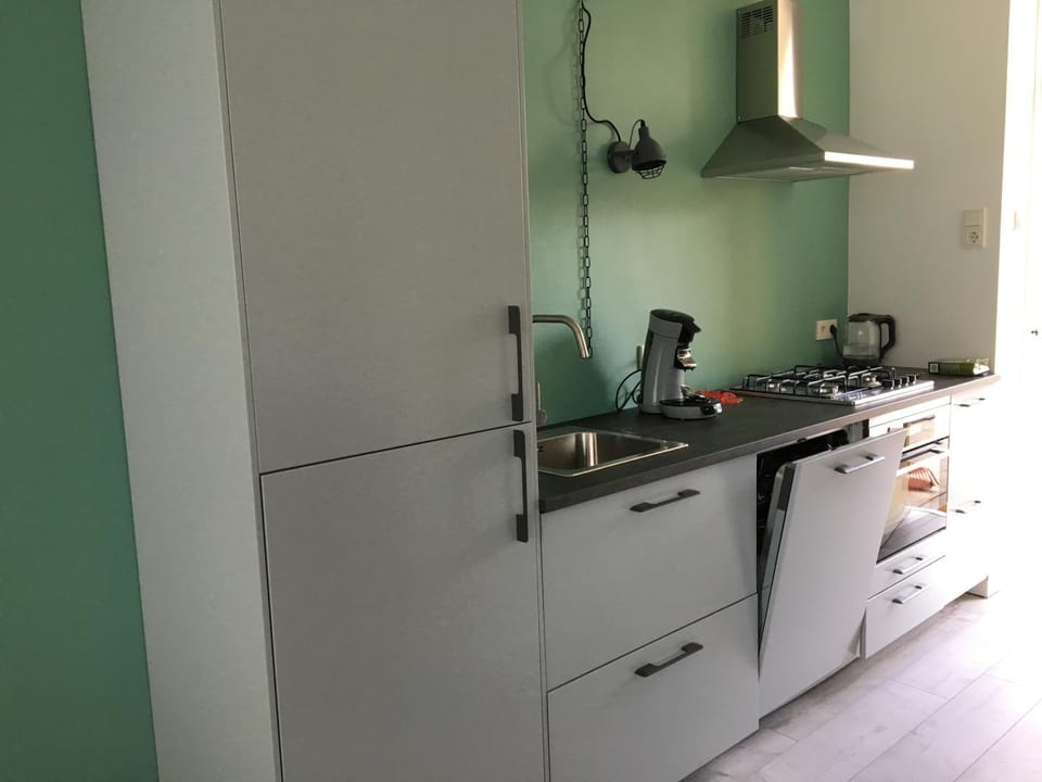 Coffee/tea facilities, Kitchen or kitchenette, kitchen