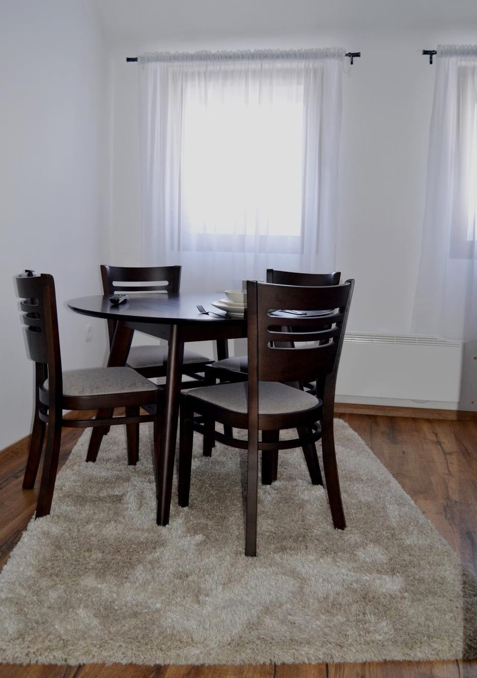 Seating area, Dining area