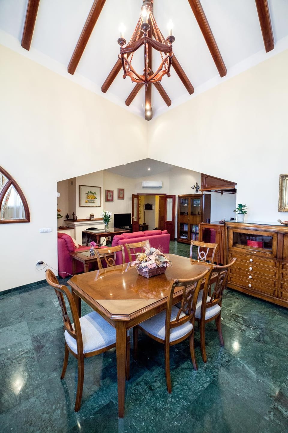 Communal lounge/ TV room, Dining area