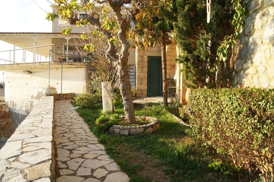Gorgones, sea-front, great view Apartment hotel in Messenia