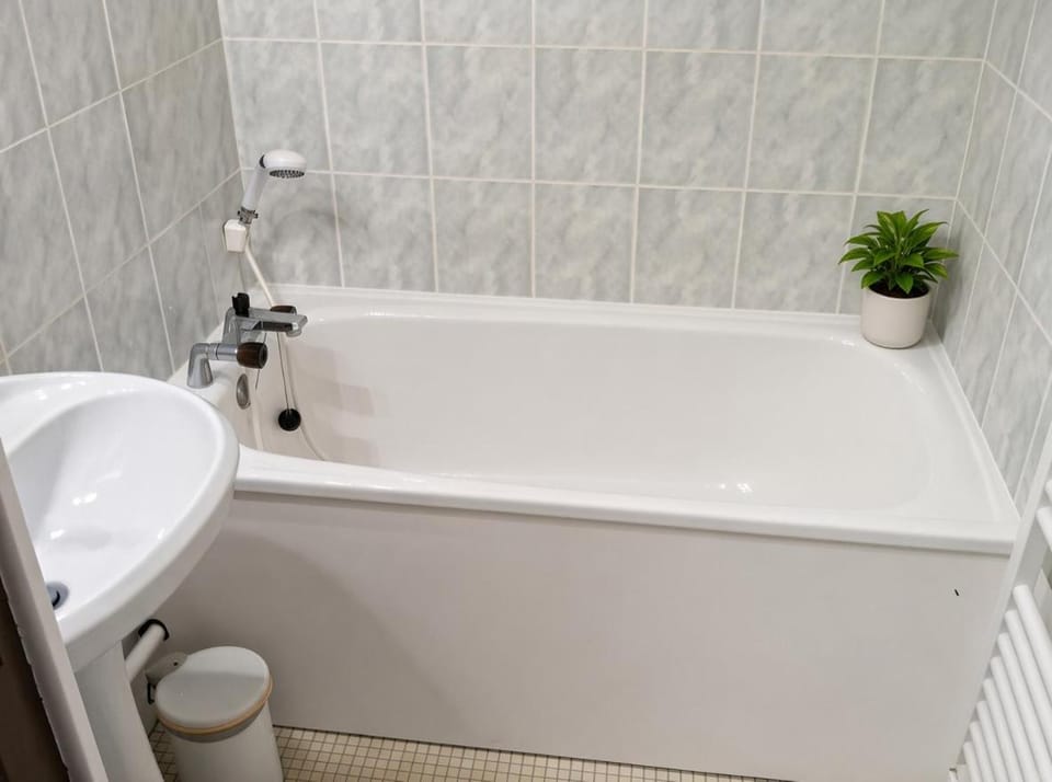 Bathroom, Bath