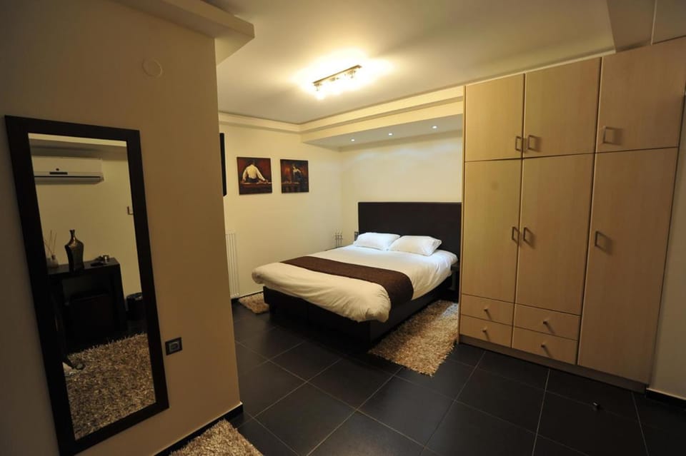 Bed, Photo of the whole room