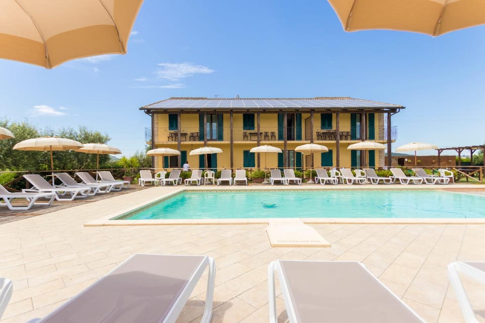 Hot Tub, Swimming pool