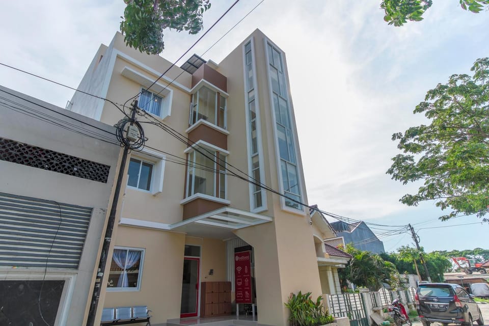 Facade/entrance