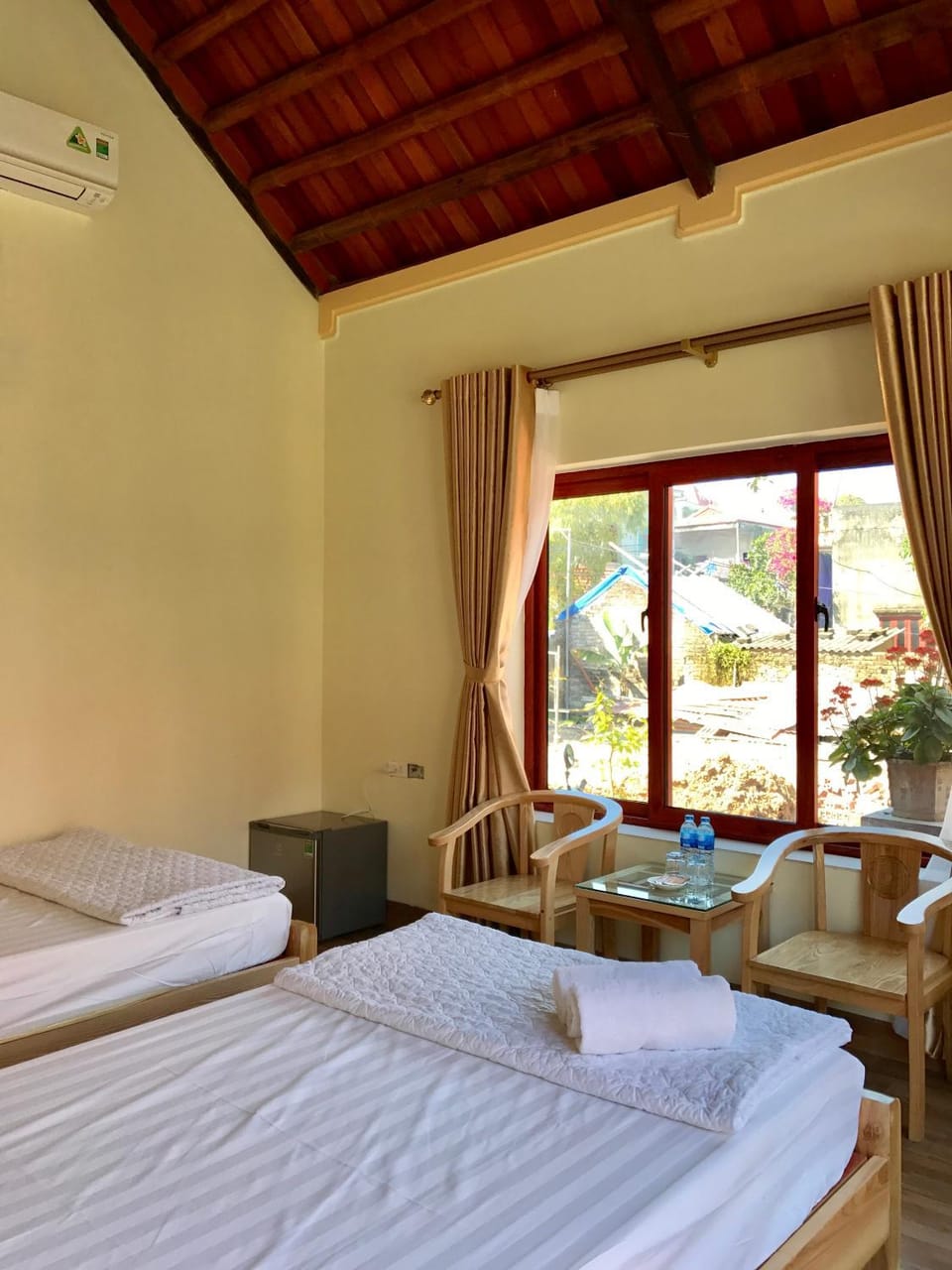 Bed, Photo of the whole room, Bedroom, air conditioner