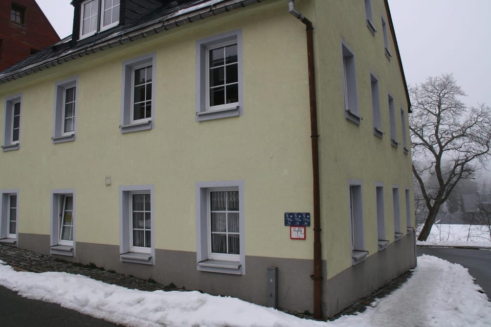 Property building, Winter