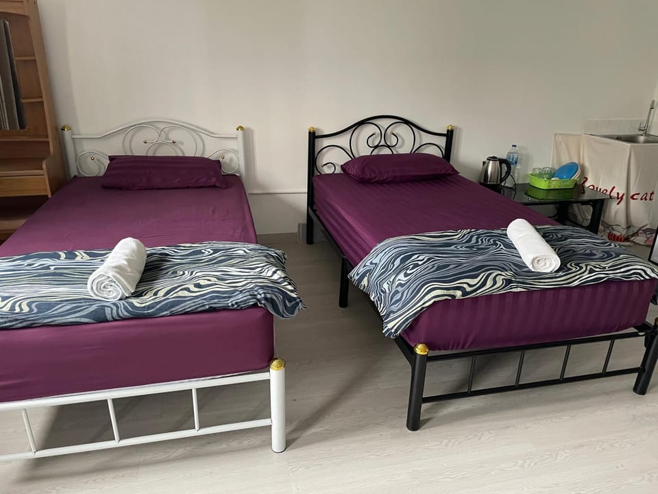 Bed, Photo of the whole room, towels