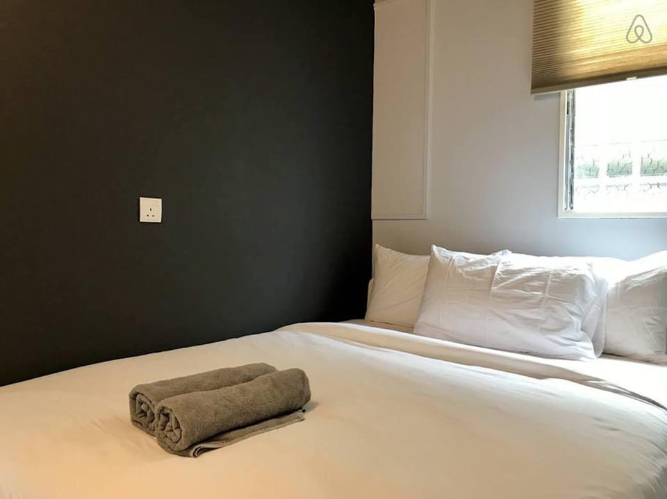 GRAYHAUS Residence Bed and Breakfast in Petaling Jaya