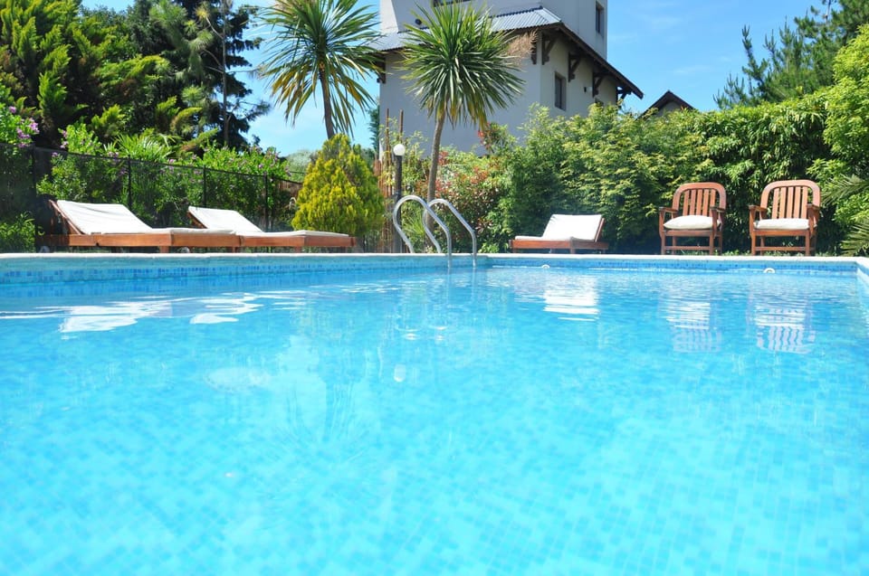 Swimming pool, Swimming pool