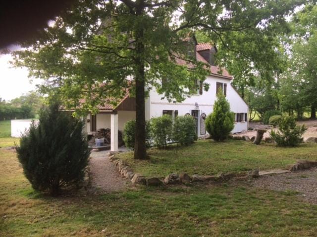 The Lodge House in Nouvelle-Aquitaine