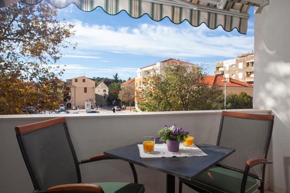 Balcony/Terrace, City view, Street view