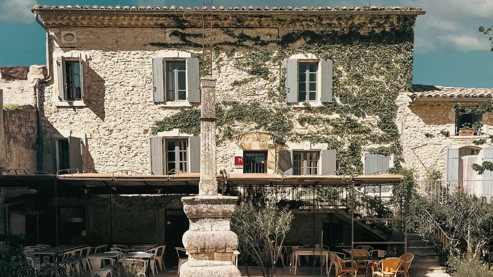 Property building, Restaurant/places to eat, Breakfast