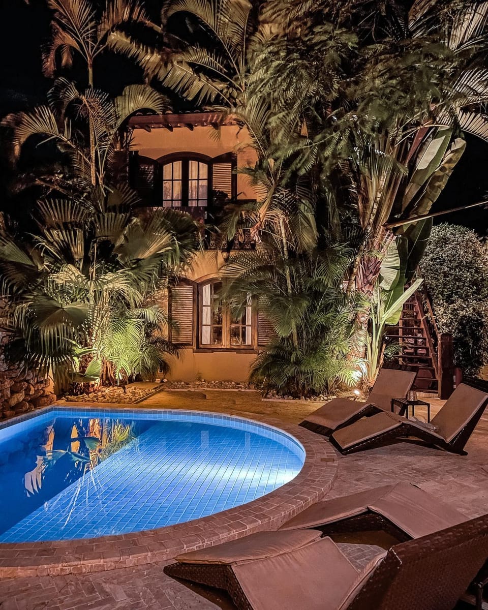 Pool view, Pool view