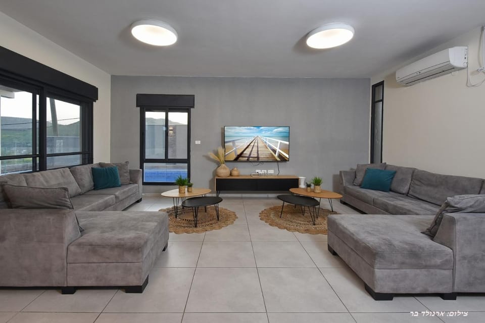וילה מגדלא Villa in North District