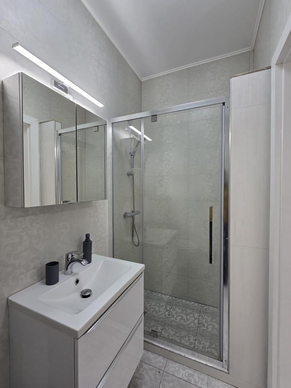 Shower, Bathroom