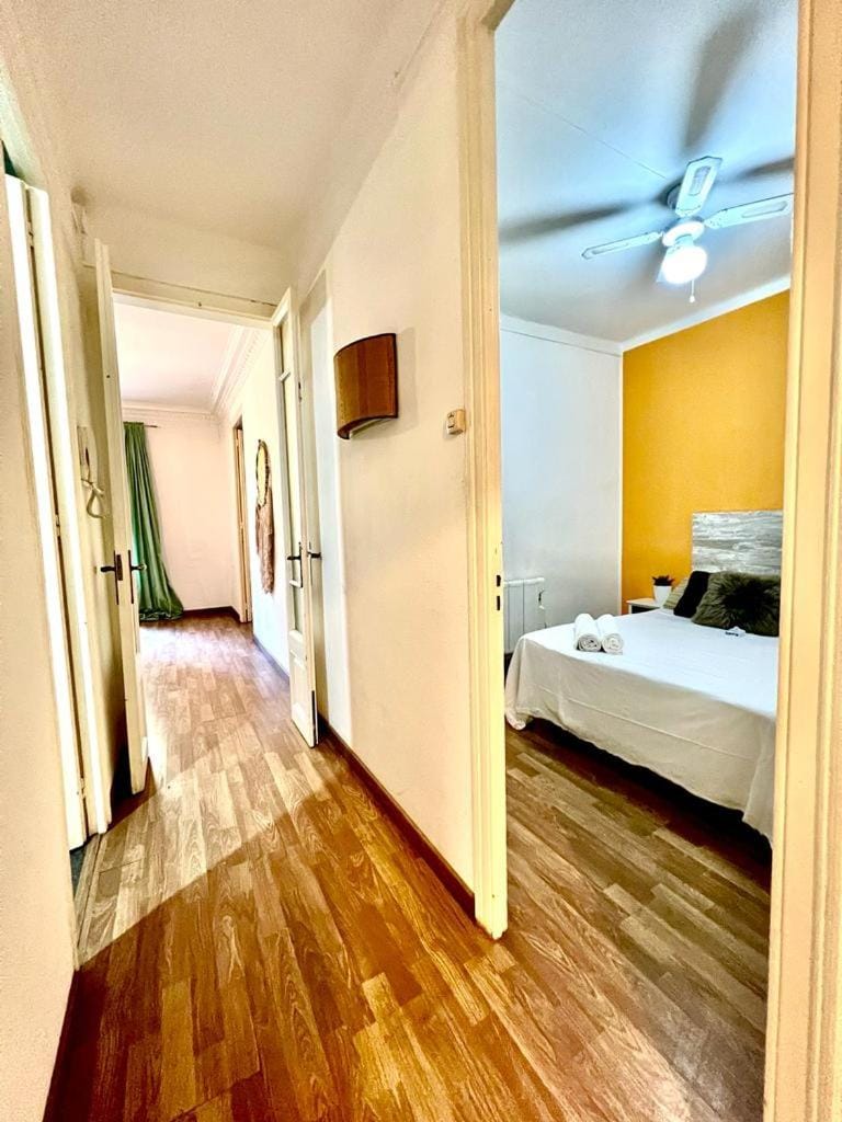 Big and Bright Apartment BCN Apartment in Barcelona