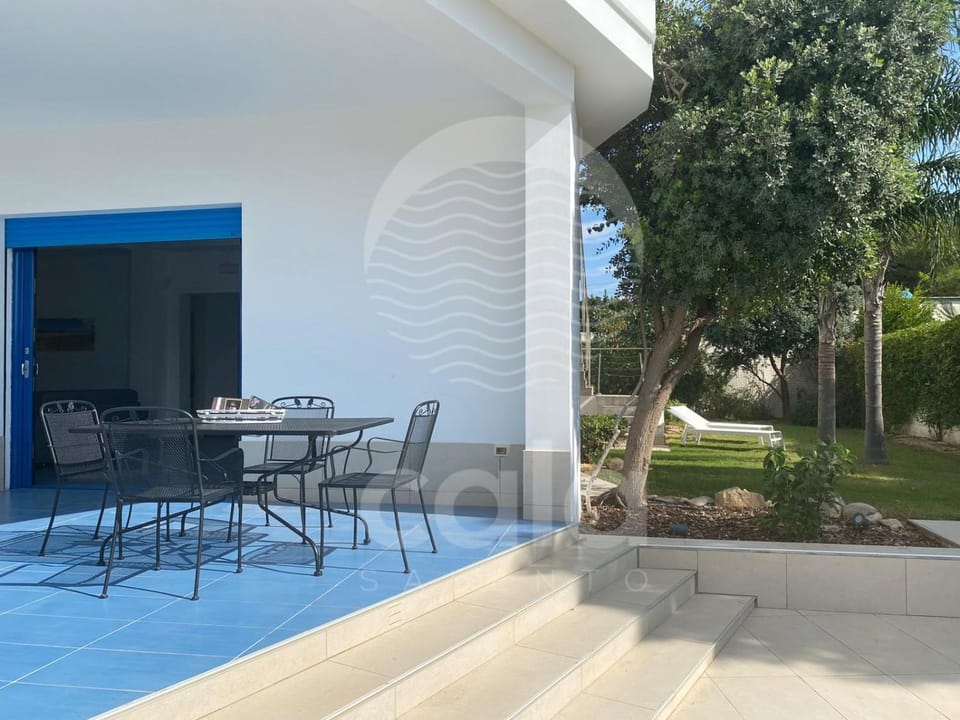 Patio, Facade/entrance