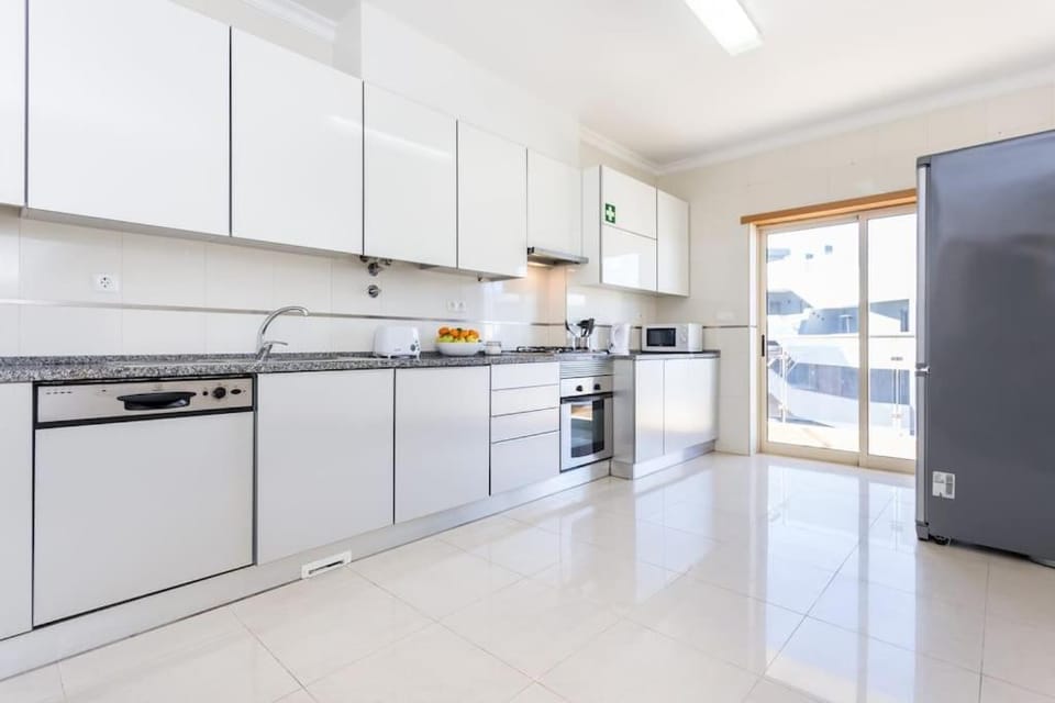 Kitchen or kitchenette, dishwasher, minibar, pet friendly, stove, washing machine