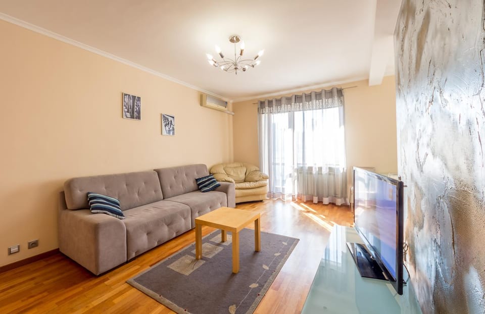 TV and multimedia, Balcony/Terrace, Living room, Seating area