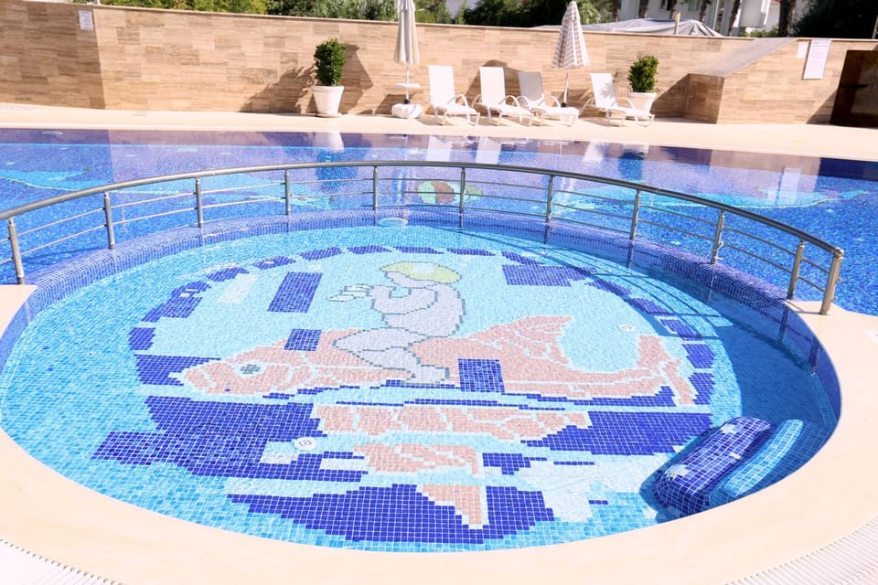 Property building, Day, Other, Autumn, On site, Swimming pool