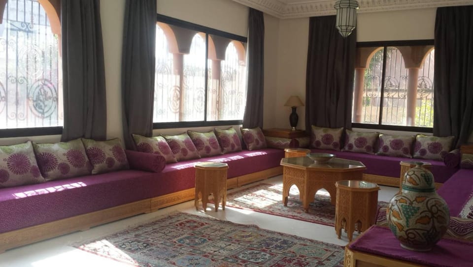 Communal lounge/ TV room