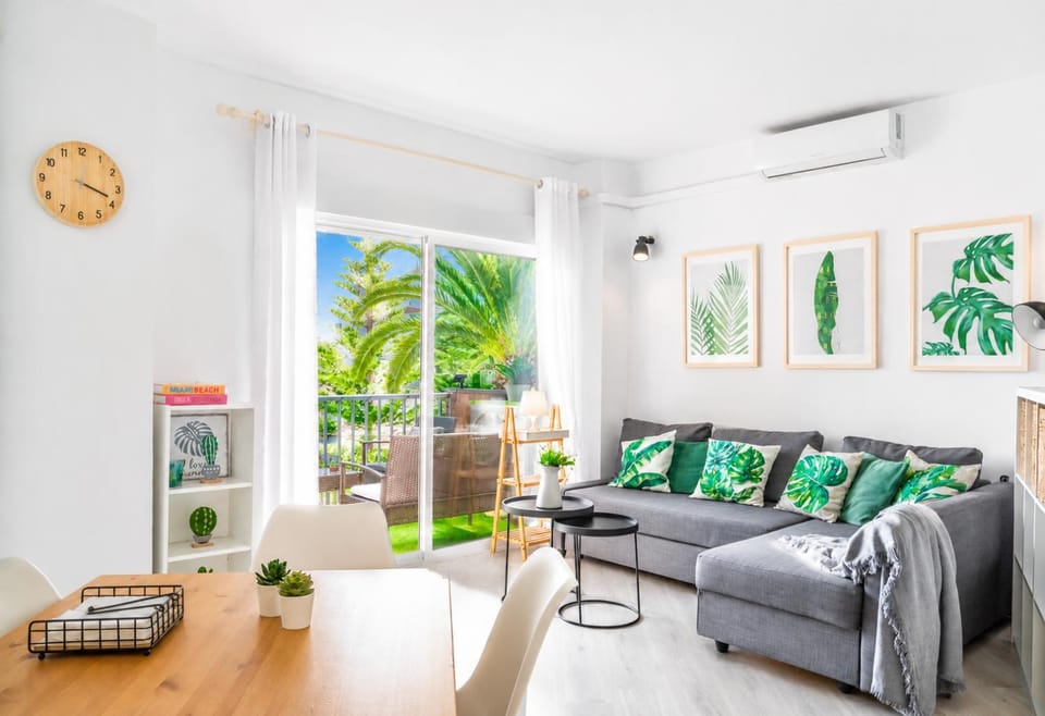 Living room, Seating area, Dining area, Garden view, air conditioner