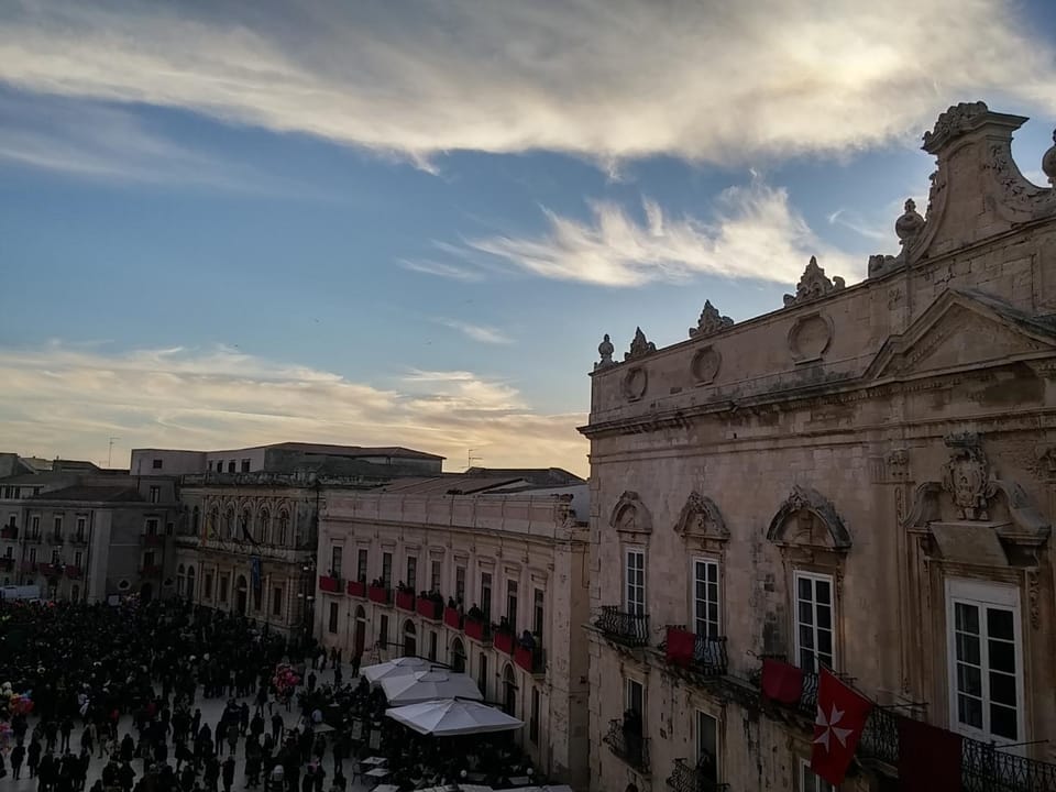 Nearby landmark, Balcony/Terrace, City view, Landmark view, Street view, Sunset