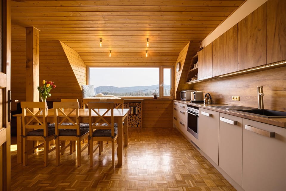 Kitchen or kitchenette, Dining area, Mountain view