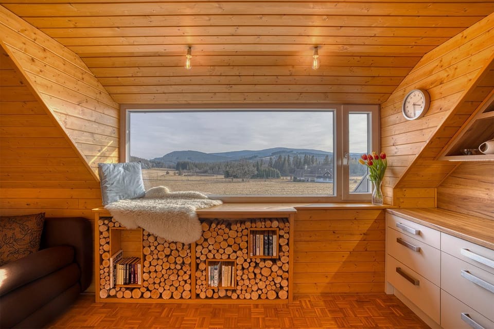 Seating area, Mountain view, kitchen