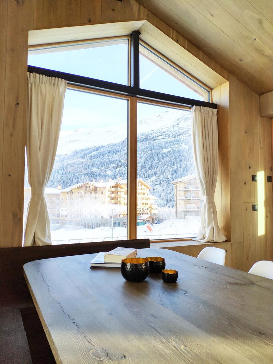 Patio, Patio, Spring, Off site, Day, Night, Natural landscape, Winter, Summer, Balcony/Terrace, Balcony/Terrace, Dining area, Mountain view, Breakfast, Sunrise, Sunset, internet, internet