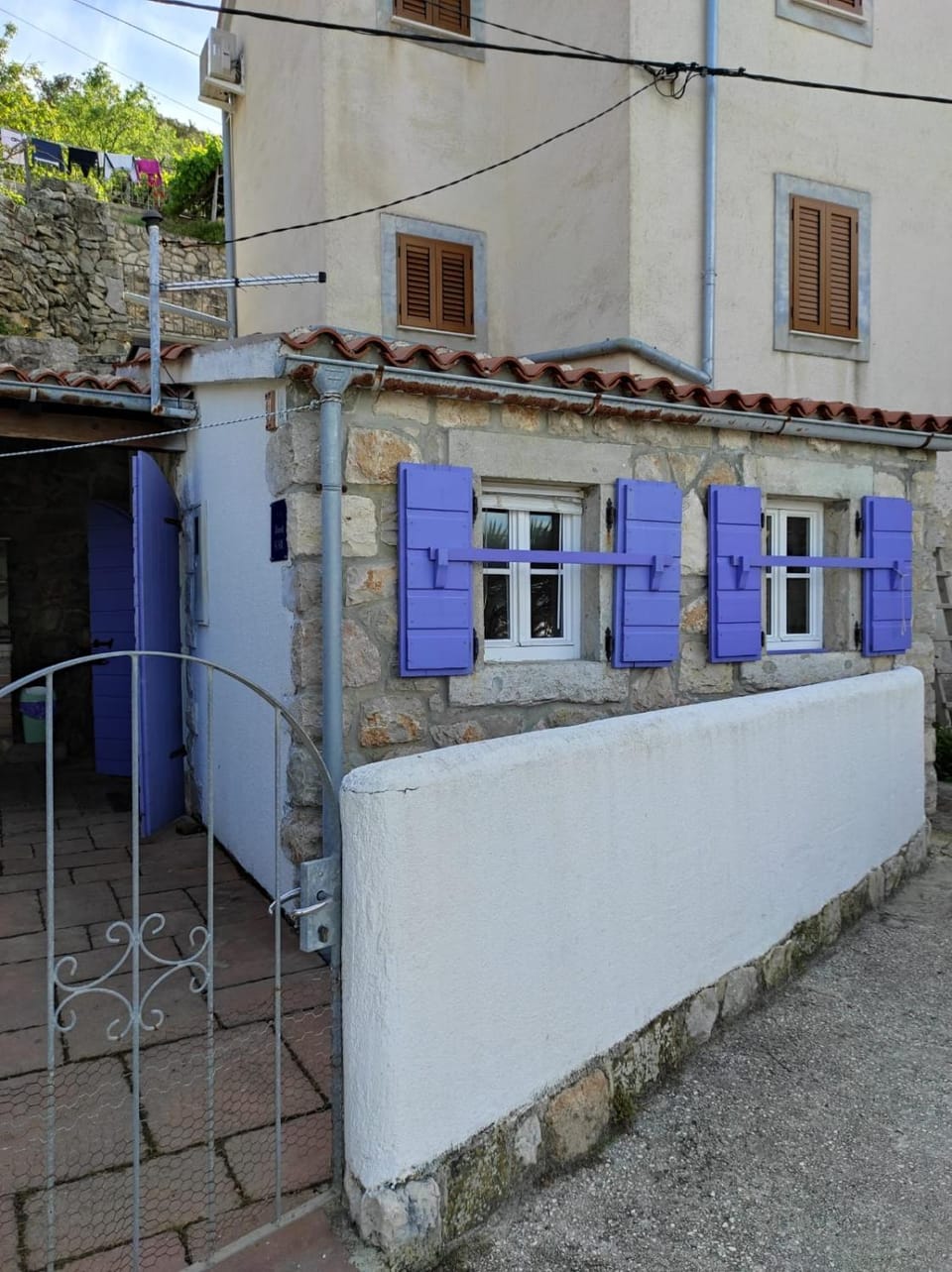 Property building, Day