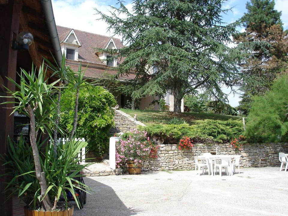 Property building, Natural landscape, Summer, Garden