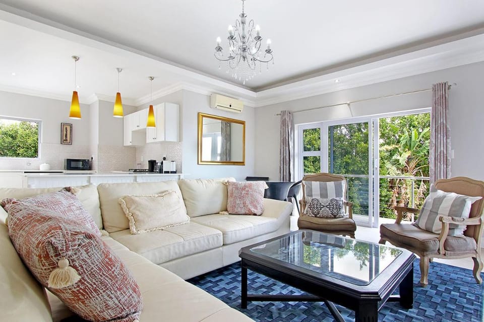 sea view oasis apartment at Dolphin Crest Villa Apartment in Camps Bay