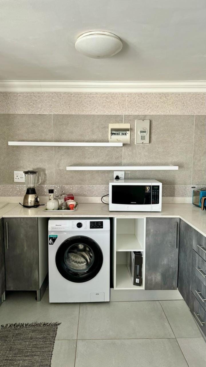 Sandpiper apartment at Dolphin Crest Villa Apartment in Camps Bay