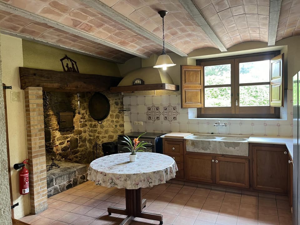 Kitchen or kitchenette, kitchen