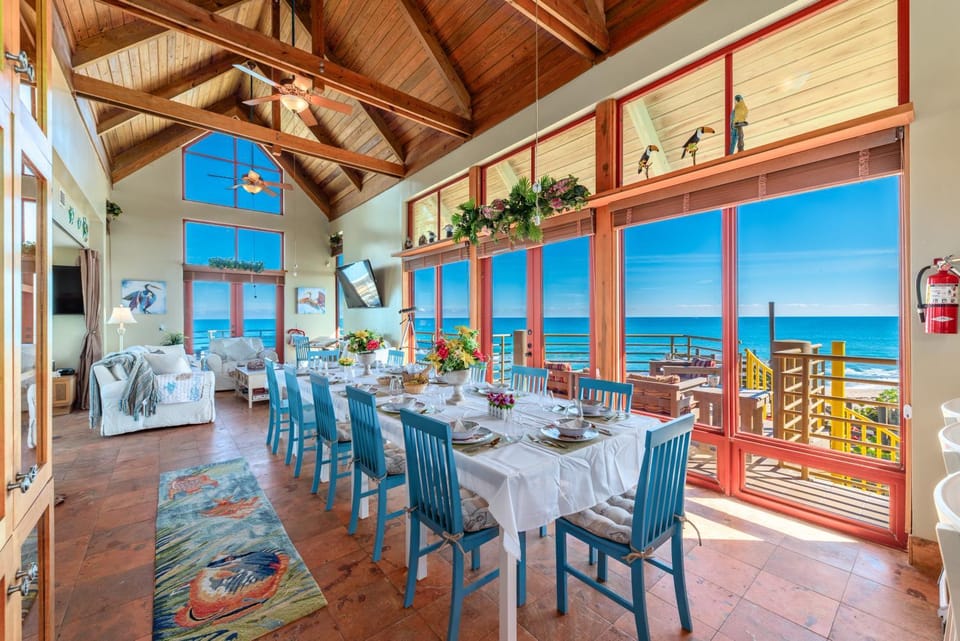 Living room, Dining area, Sea view