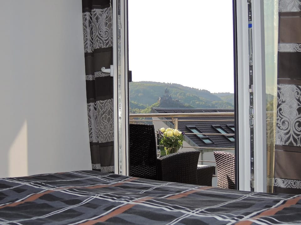 Bed, View (from property/room), Photo of the whole room, Bedroom, Mountain view
