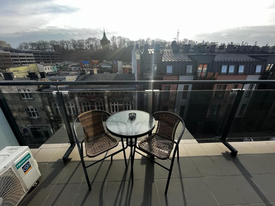 Property building, View (from property/room), Balcony/Terrace, City view