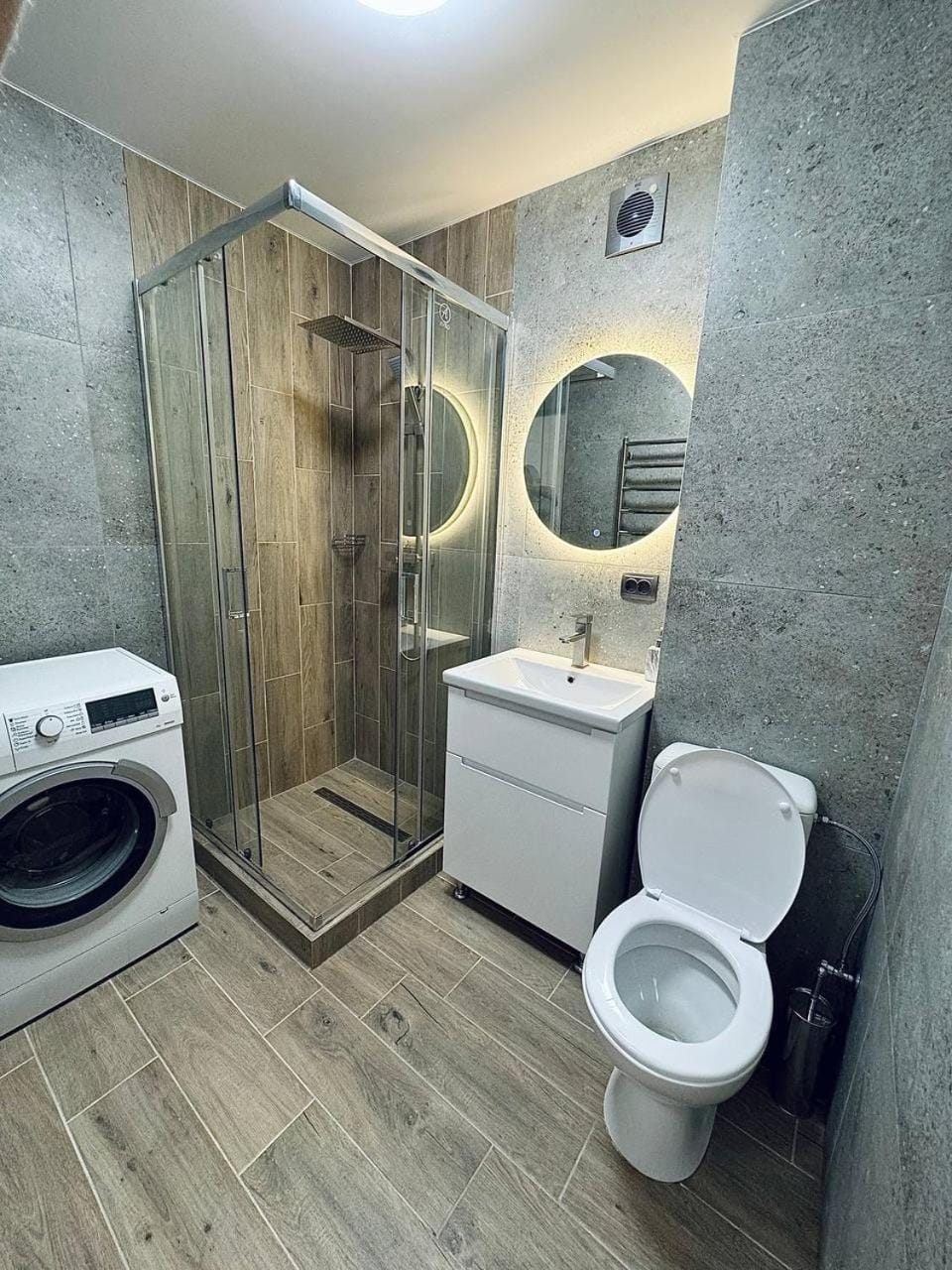 Двокімнатна квартира на Корятовича, 2Б House in Hungary